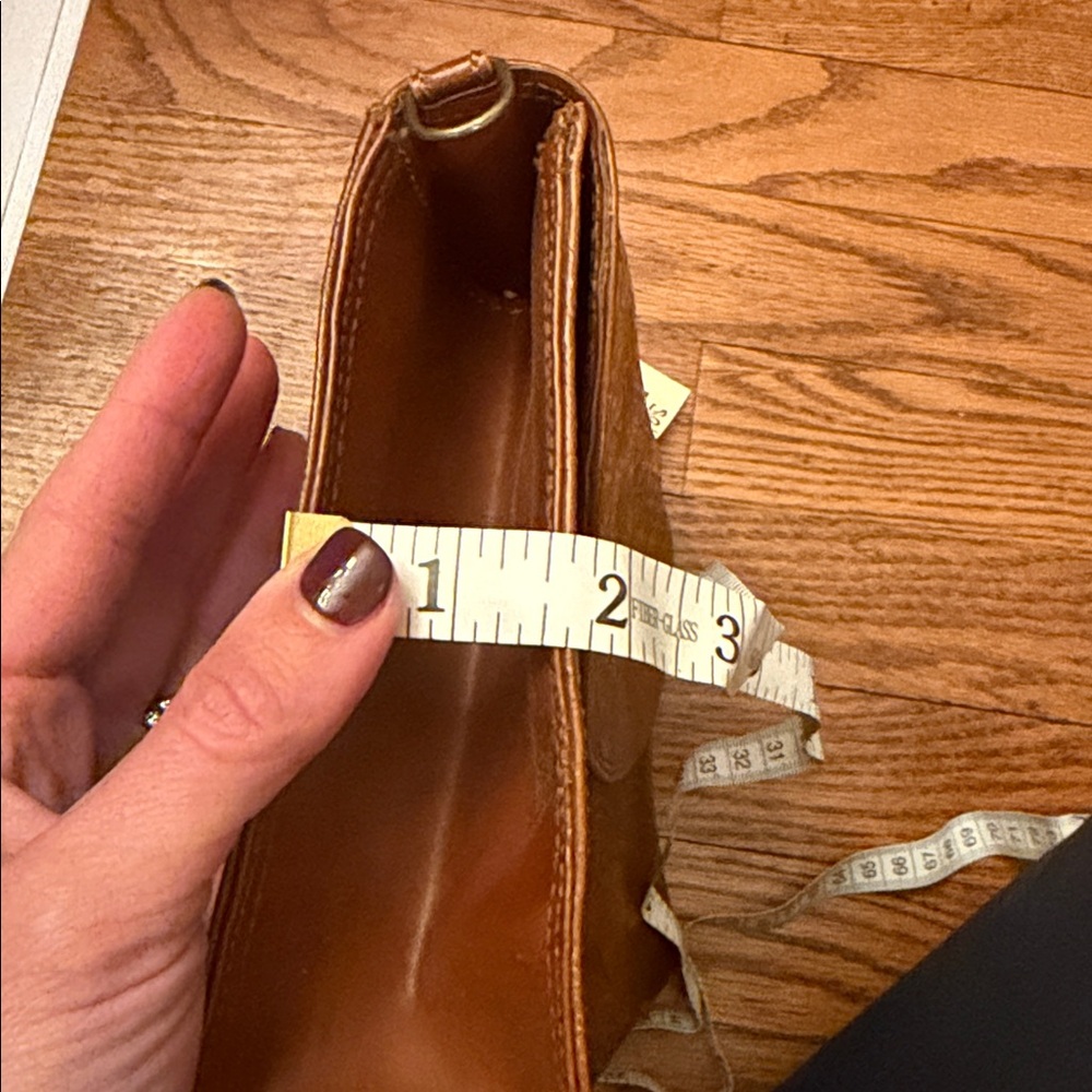 woman's clutch leather purse - Picture 8 of 8